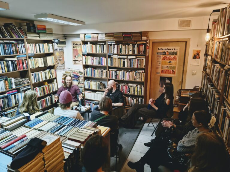 Wnętrze antykwariatu Ministerstwo Starych Książek.